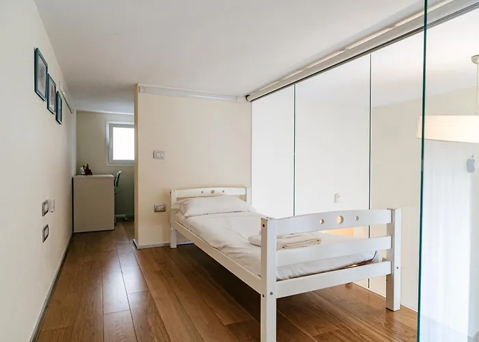 Madame Apartment *